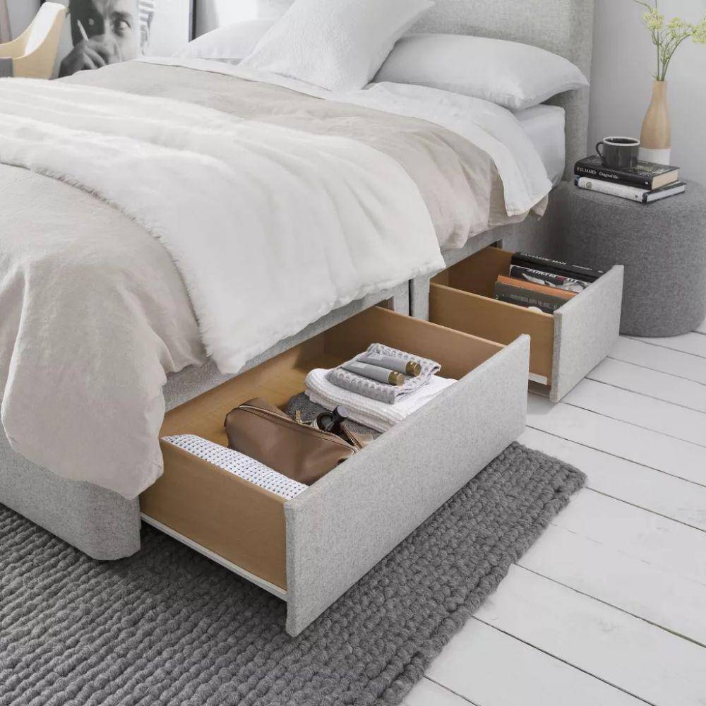 inspirasi tempat penyimpanan di bawah ranjang (homesandgardens.com)