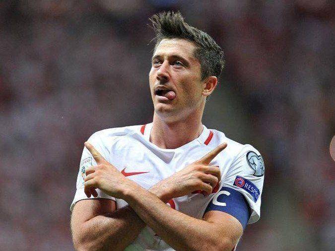 Robert Lewandowski merayakan gol di babak kualifikasi Piala Dunia 2018. (instagram.com/_rl9)