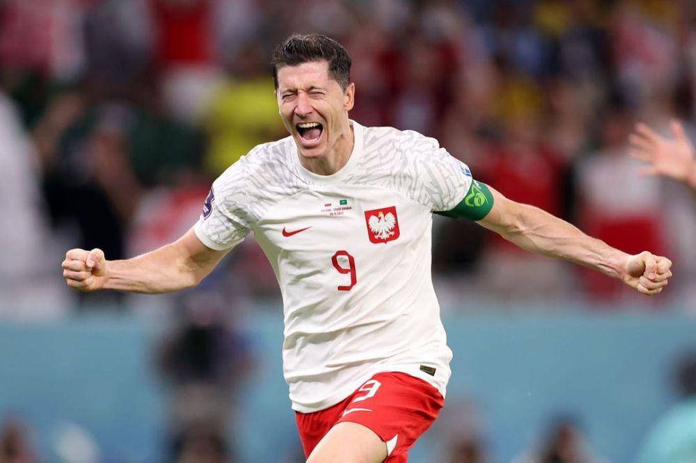 Robert Lewandowski merayakan gol ke gawang Arab Saudi di fase grup Piala Dunia 2022. (instagram.com/_rl9)
