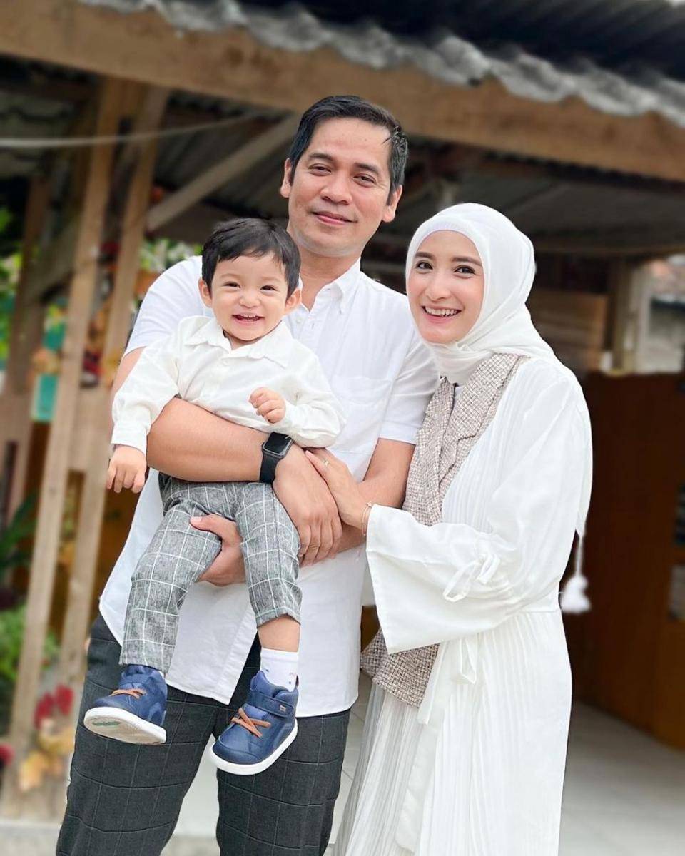 potret manis keluarga Chaca Thakya (instagram.com/chacathakya15)