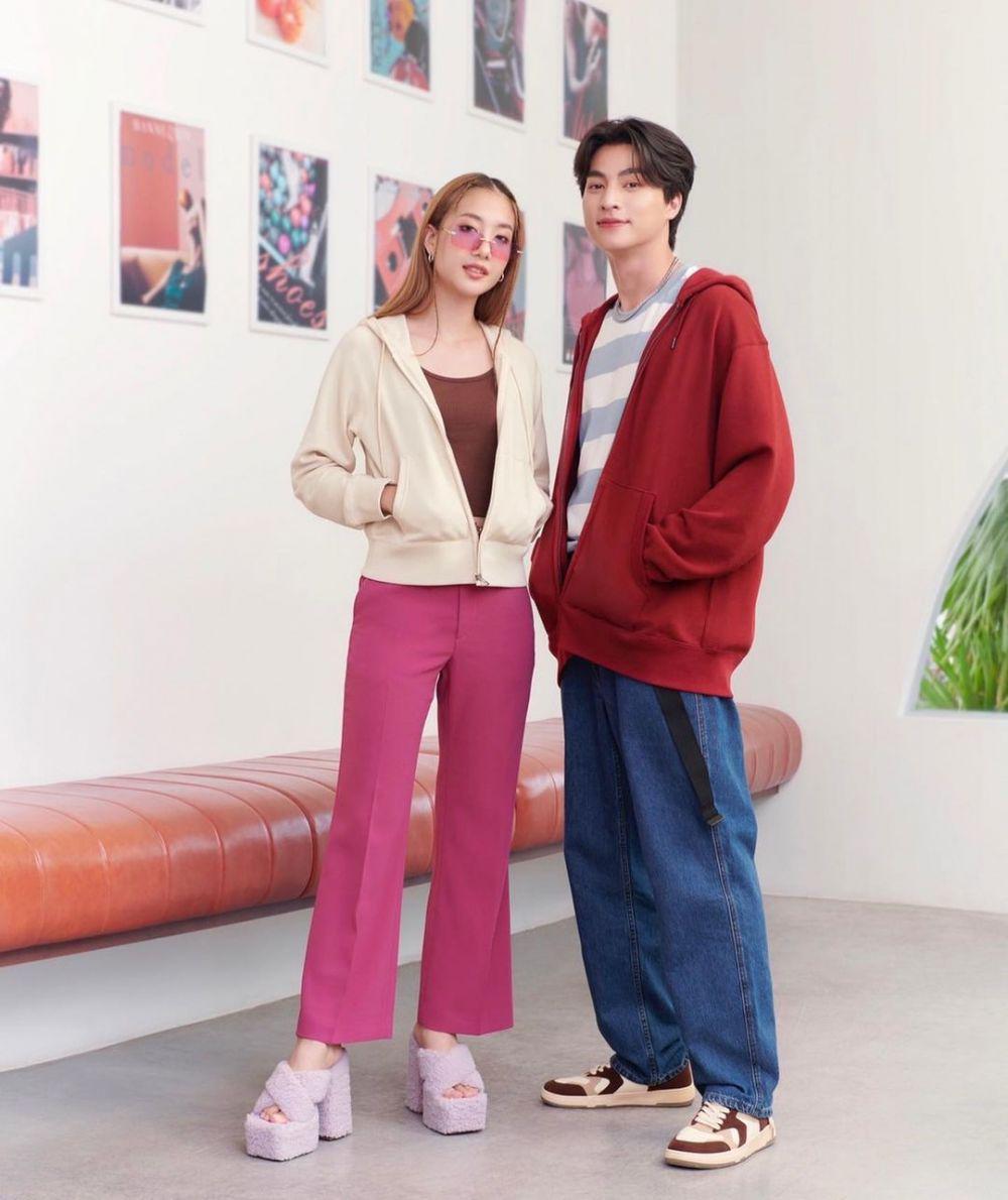 Potret mix and match celana jeans ala Gulf Kanawut (instagram.com/gulfkanawut)