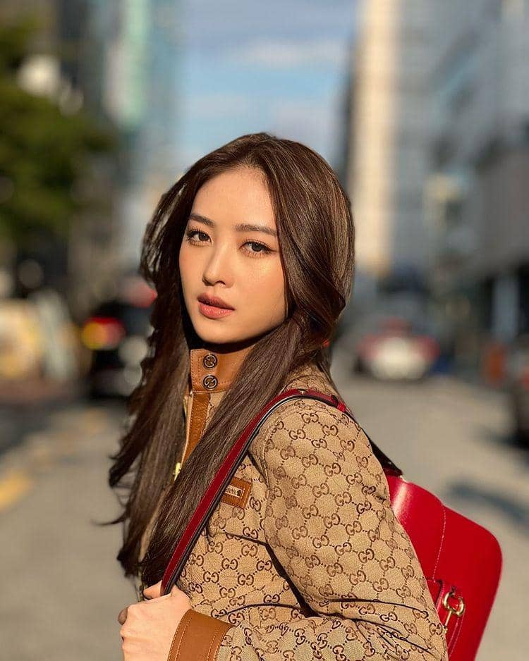 inspirasi makeup flawless untuk kuliah (instagram.com/natashawilona12 )