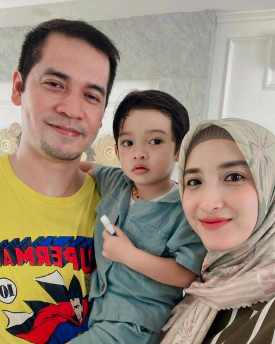 potret manis keluarga Chaca Thakya (instagram.com/rickyperdana06)