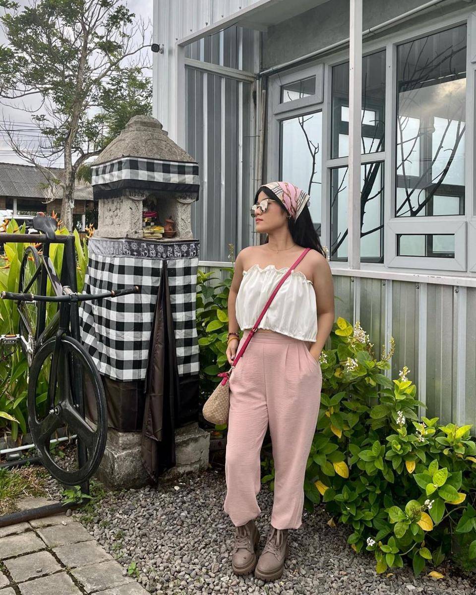 Gaya kekinian ala Ashira Zamita (instagram.com/ashirazamita)