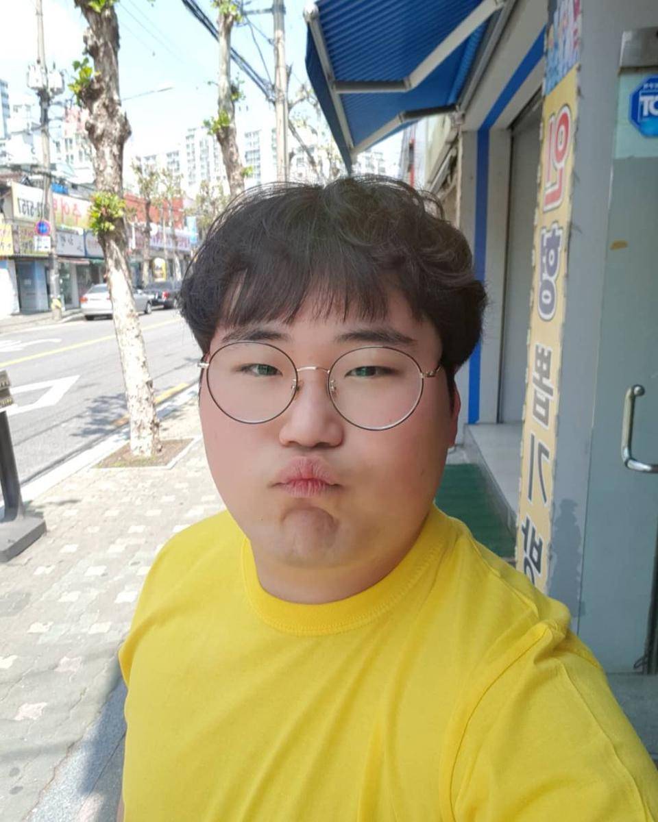 Kim Yo Han (instagram.com/purebo_y)