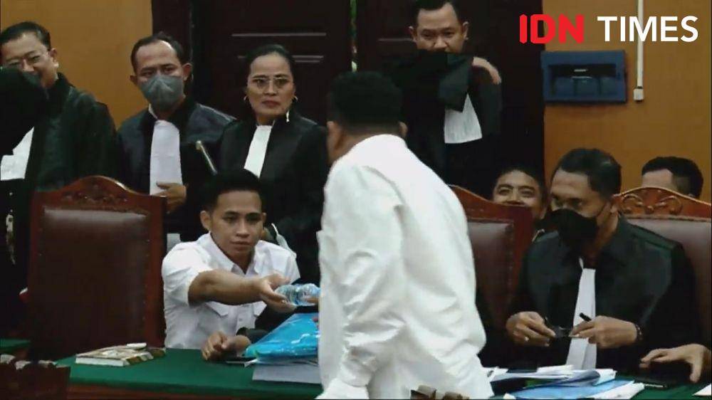 Sidang obstruction of justice kasus pembunuhan Brigadir J pada Senin (5/12/2022). (IDN Times/Irfan Fathurohman)