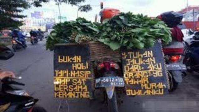 tulisan nyeleneh pedagang (id.berita.yahoo.com)