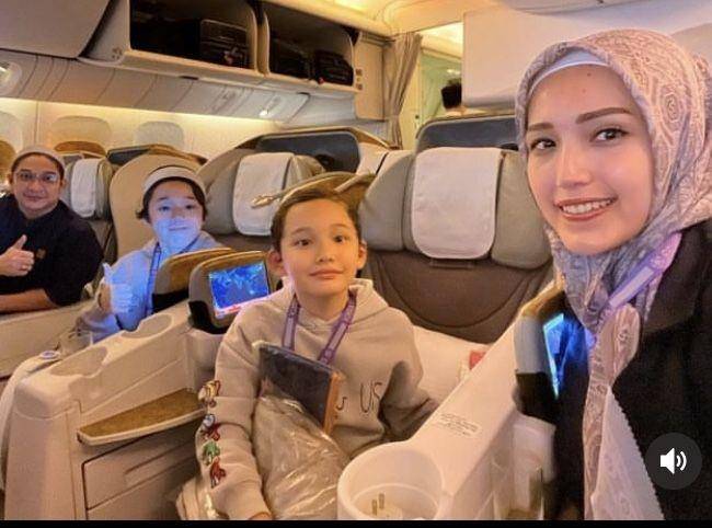 10 Potret Umrah Pasha Ungu, Disorot Karena Tak Ajak Anaknya dari Okie (instagram.com/adeliapasha)