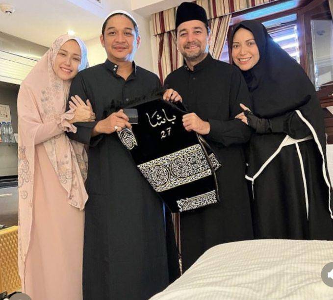 10 Potret Umrah Pasha Ungu, Disorot Karena Tak Ajak Anaknya dari Okie (instagram.com/adeliapasha)