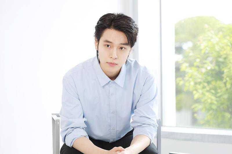 Kang You Seok (post.naver.com/호두앤유ent)