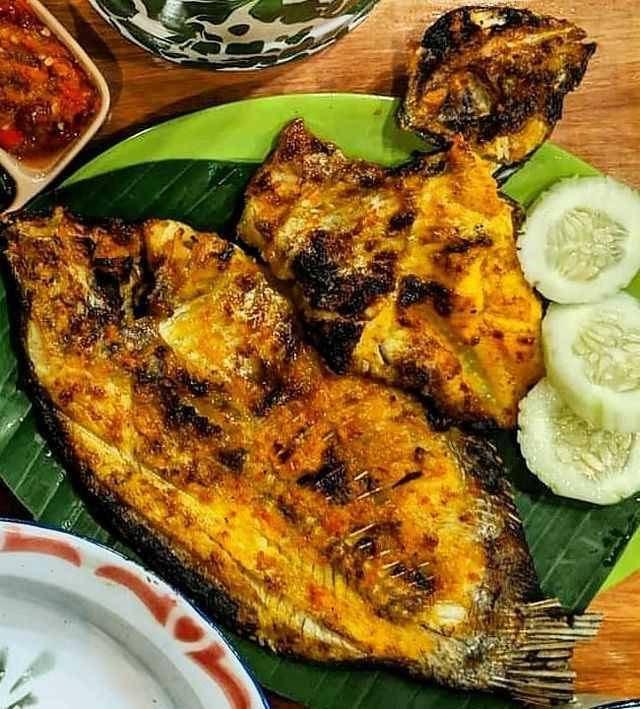 ikan bakar bumbu kuning (instagram.com/lia_chen_ok)