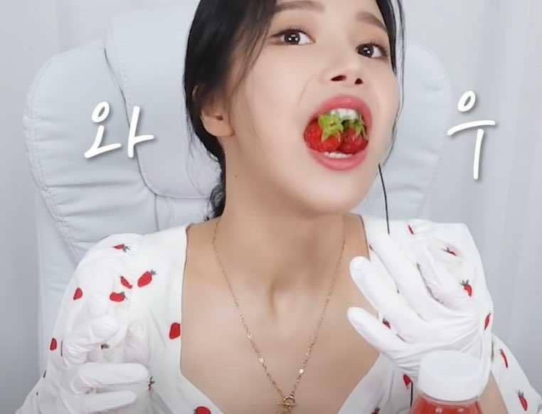 ekspresi idol KPop saat makan (twitter.com/oncharago)