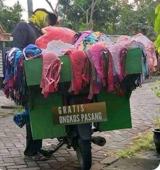 tulisan nyeleneh pedagang (twitter.com/nocontextwarung)