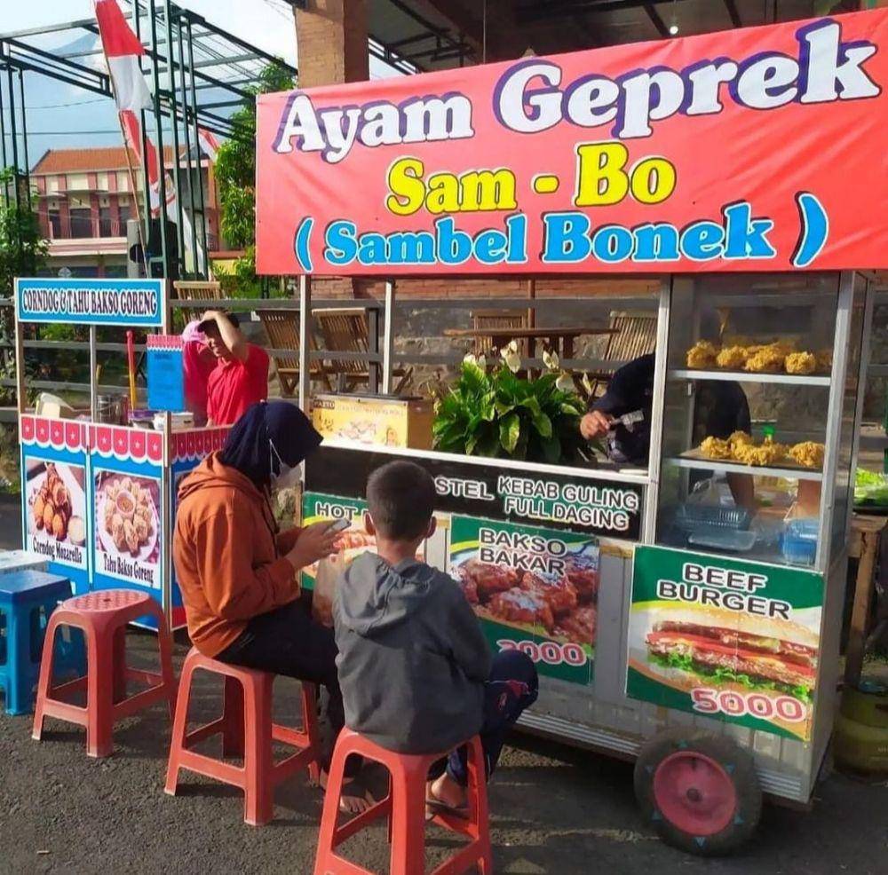 tulisan nyeleneh pedagang (instagram.com/sukijan.id)