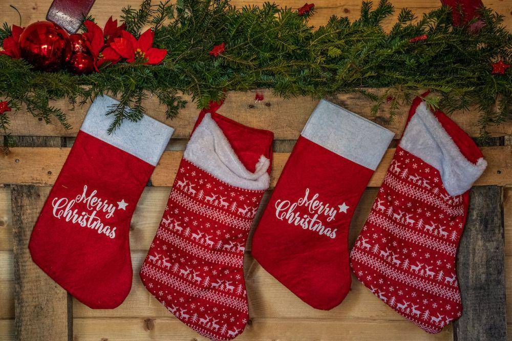 kaus kaki Natal (pexels.com/Goran Grudic)