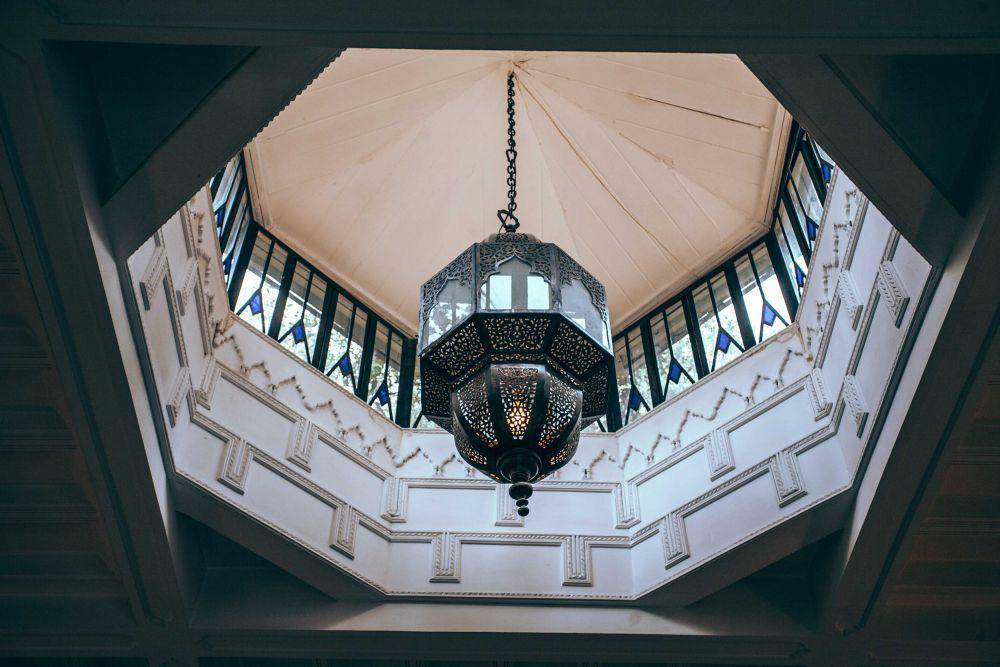 Langit-langit rumah gaya Maroko (pexels.com/Maria Orlova)