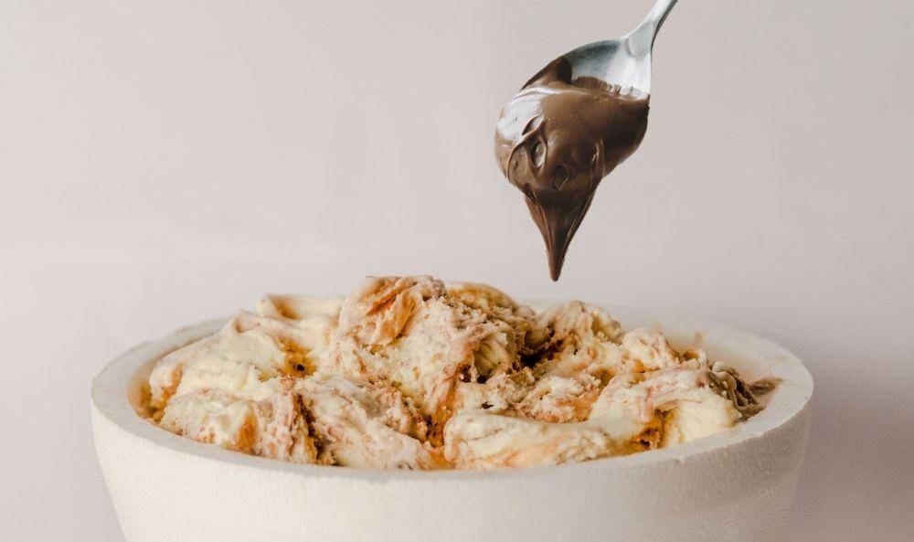 ilustrasi banana frozen yogurt (pexels.com/Nick Mark Mayer)