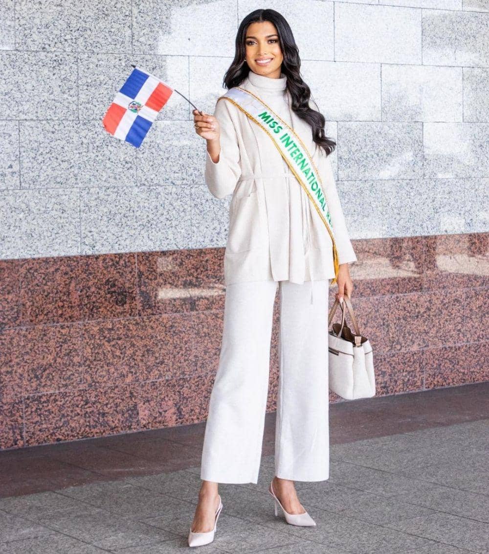 Celinee Santos (instagram.com/celineesantosfriass)