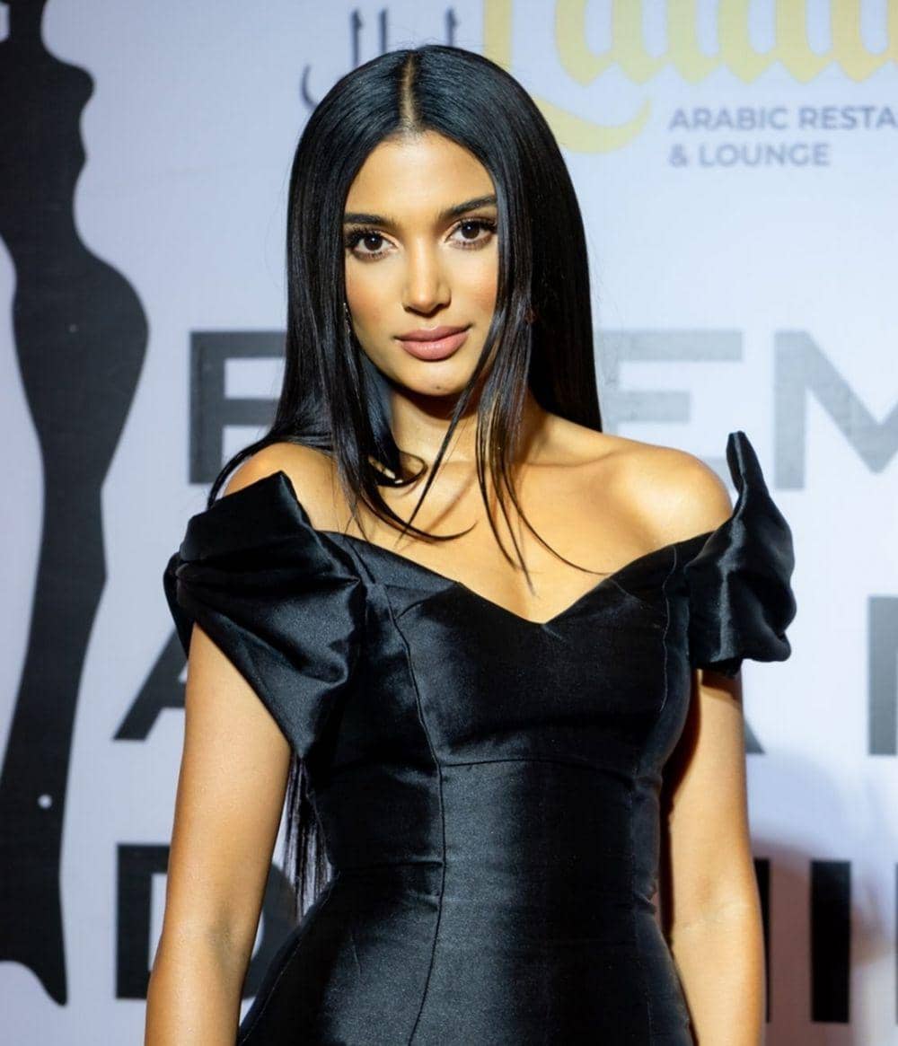 Celinee Santos (instagram.com/celineesantosfriass)