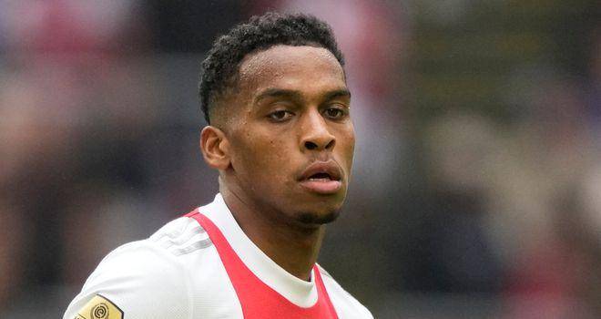 Jurrien Timber (skysports.com)