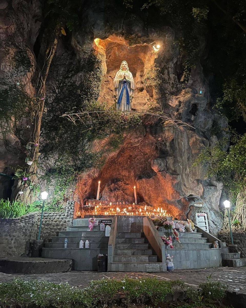 Gua Maria Lourdes, Kediri (instagram.com/yohanessaputra87)
