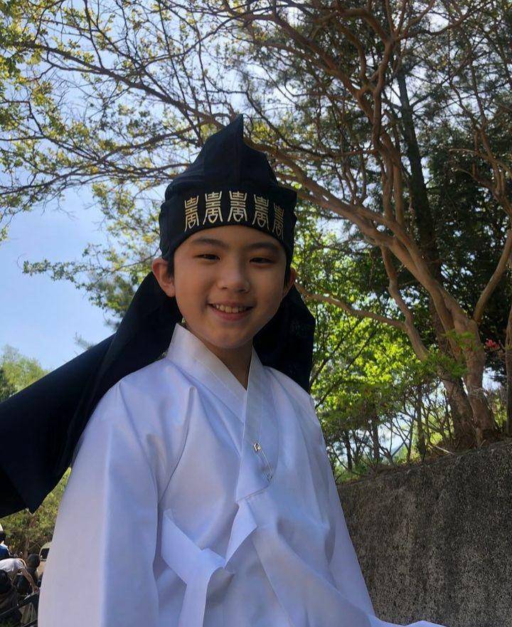 Yang Hee Won di balik layar Under the Queen's Umbrella (instagram.com/hee_bros)