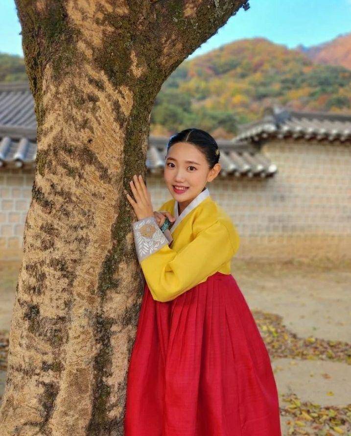 Jo A Young di balik layar Under the Queen's Umbrella (instagram.com/with_yun0515)