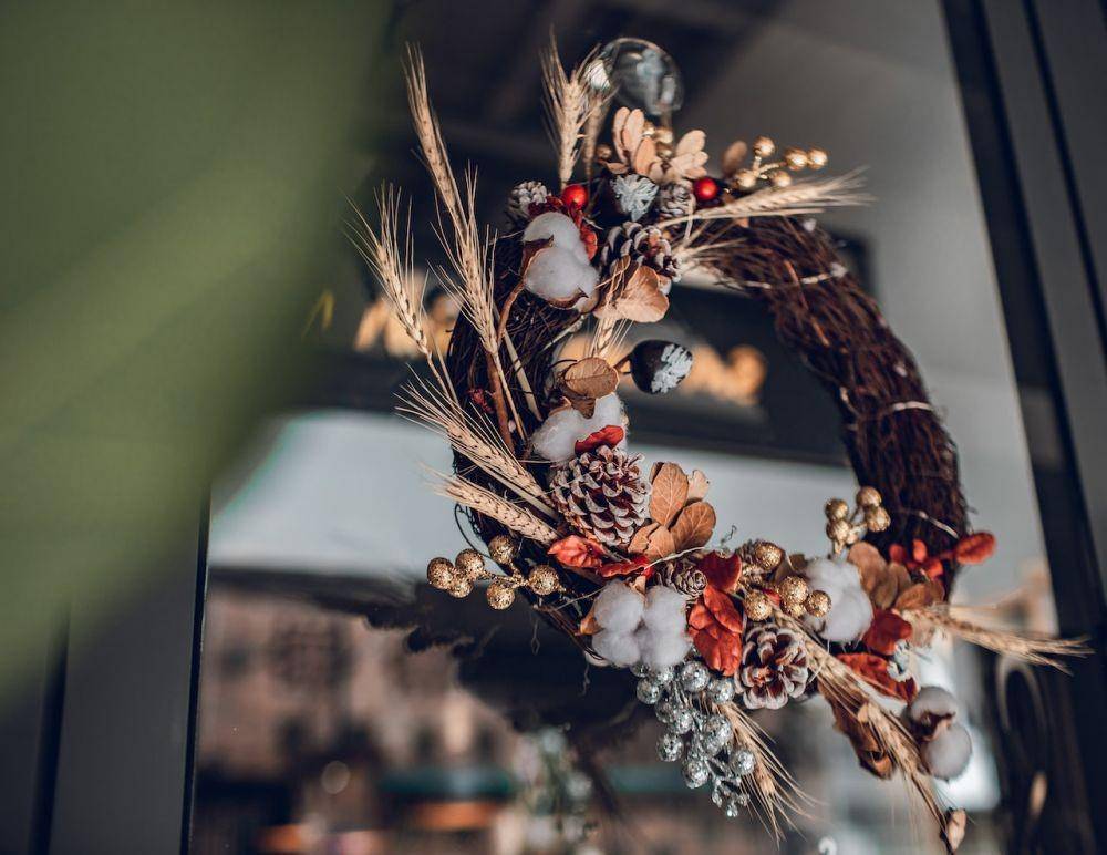 Ilustrasi Christmas wreath (pexels.com/Thủy Durio)