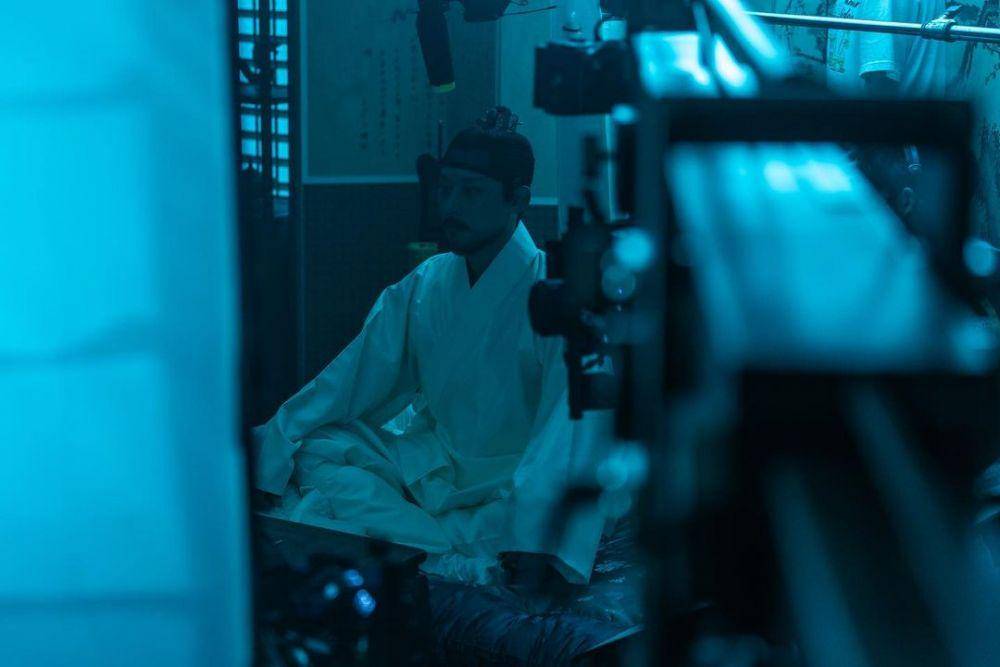 potret Kim Sung Cheol saat syuting film The Owl (instagram.com/itsnew_movie)