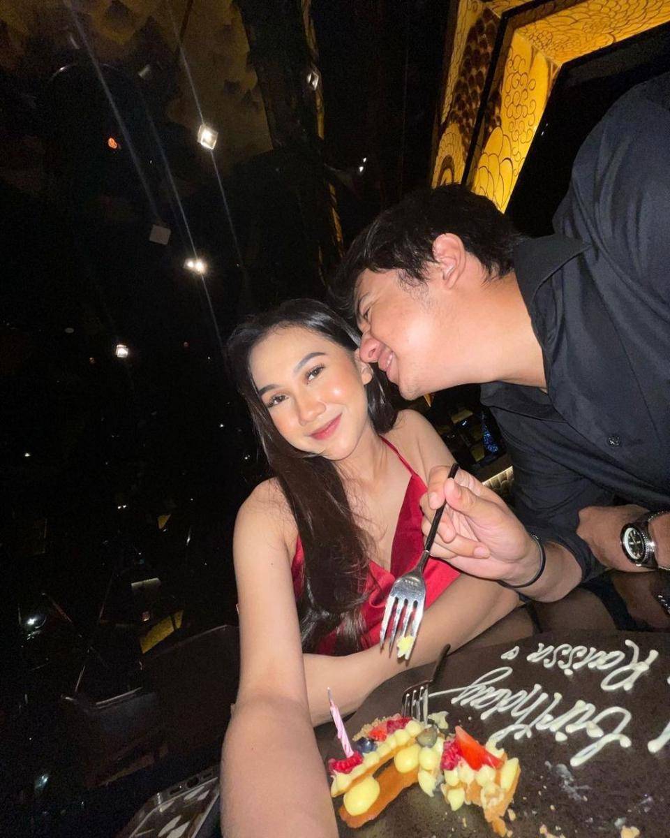 potret Arbani Yasiz rayakan ultah kekasihnya (instagram.com/arbaniyasiz)