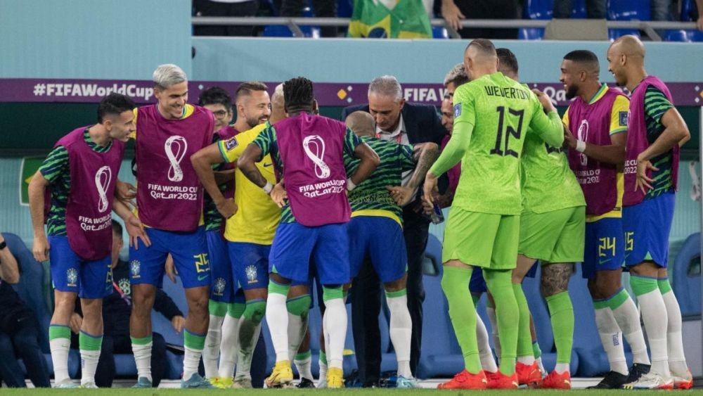 Brasil Sindir Roy Keane: Masih Ada 10 Tarian Selebrasi!