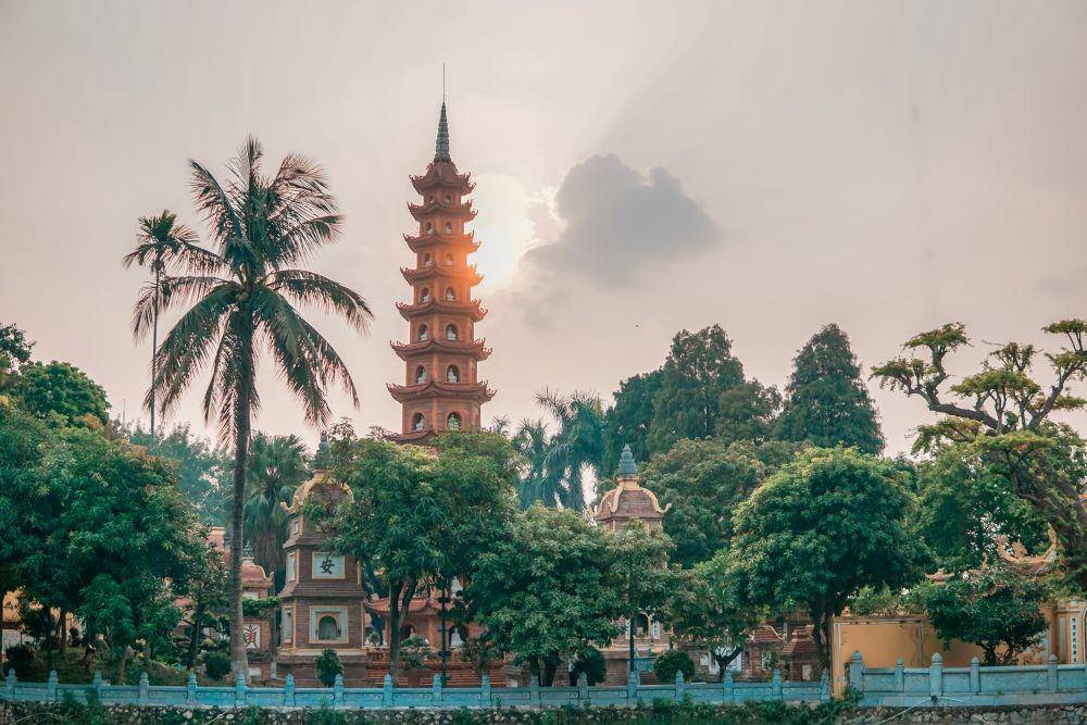Hanoi, Vietnam (unsplash.com/@anhlh)