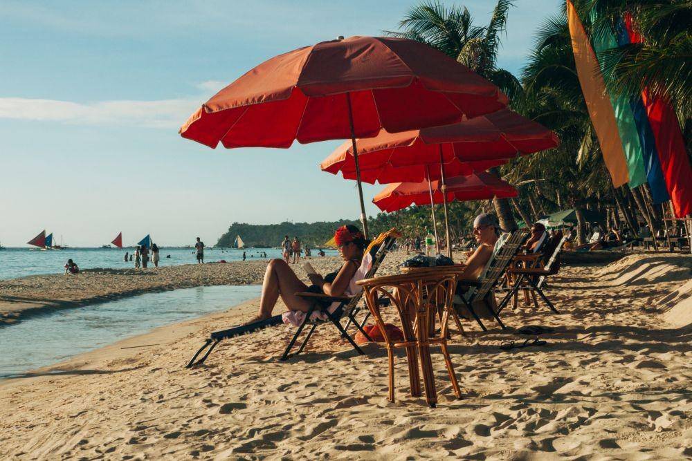 Boracay, Filipina (unsplash.com/pixmike)