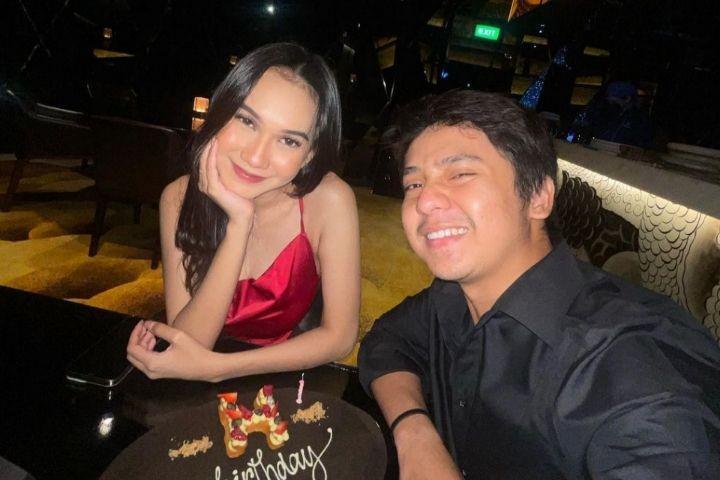 10 Potret Arbani Yasiz Rayakan Ulang Tahun Kekasihnya, Romantis!