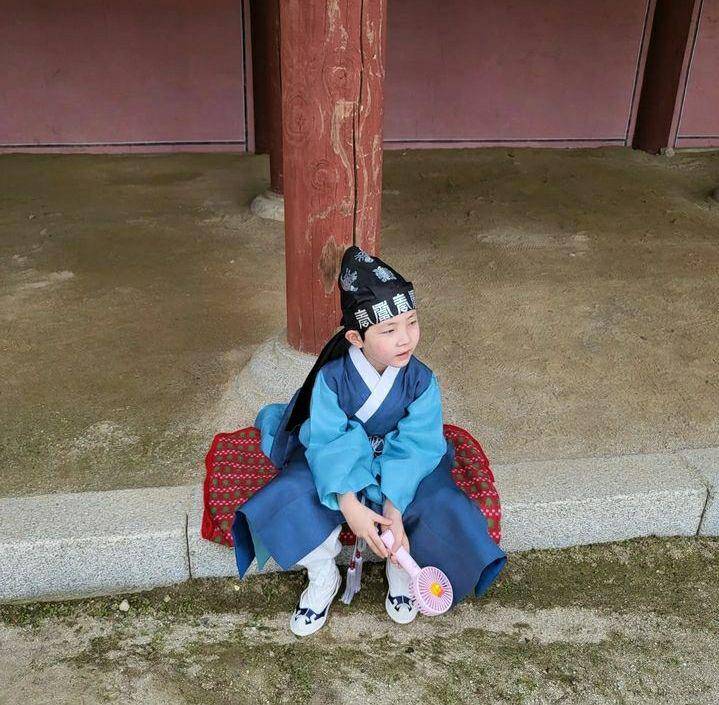 Song Ha Hyun di balik layar Under the Queen's Umbrella (instagram.com/song_ha_hyun)