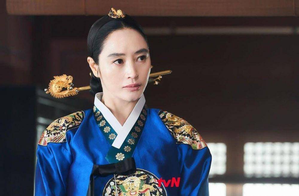 Kim Hye Soo di drama Under The Queen's Umbrella (instagram.com/tvn_drama)