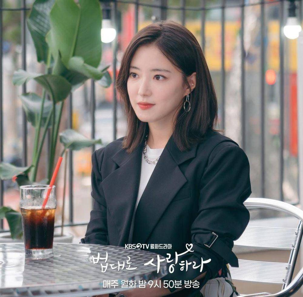 Lee Se Young di drama The Law Cafe (instagram.com/kbsdrama)