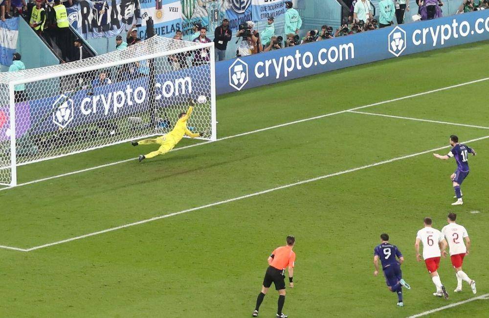 hadiah tendangan penalti yang diberikan pada Argentina saat melawan Polandia (instagram.com/fifaworldcup)