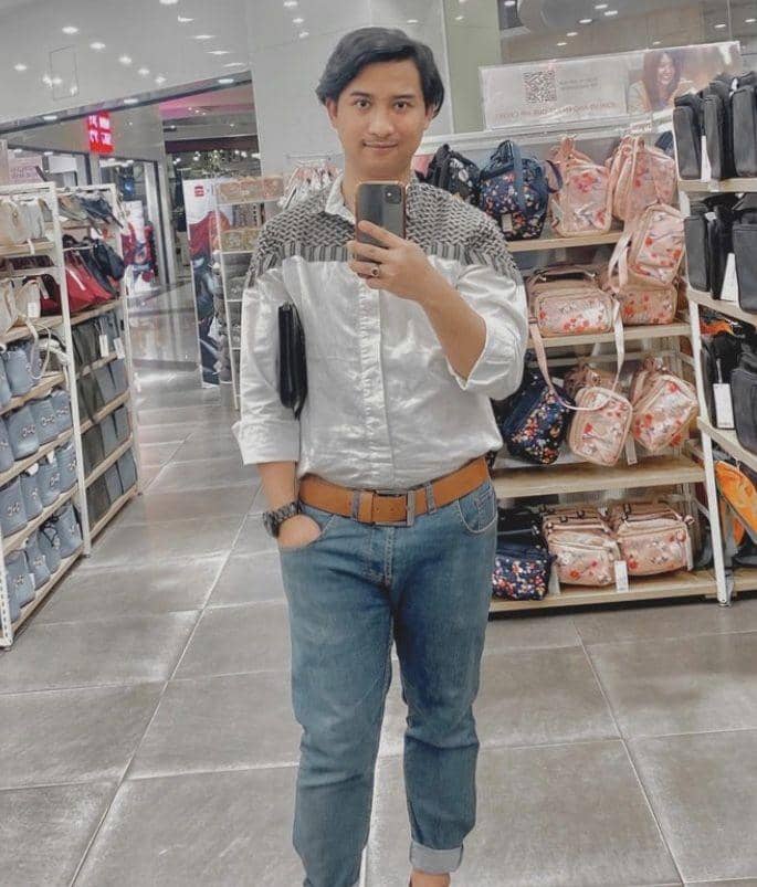 Rakha Stevira (instagram.com/rakhastevhira)