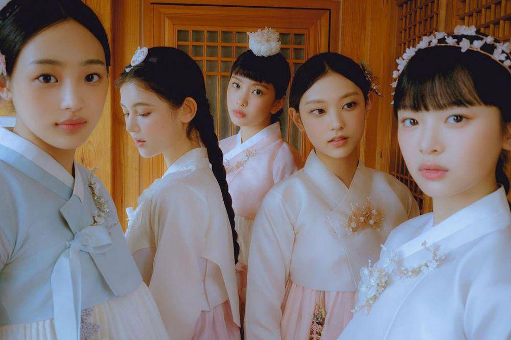 NewJeans berfoto mengenakan Hanbok (instagram.com/newjeans_official)