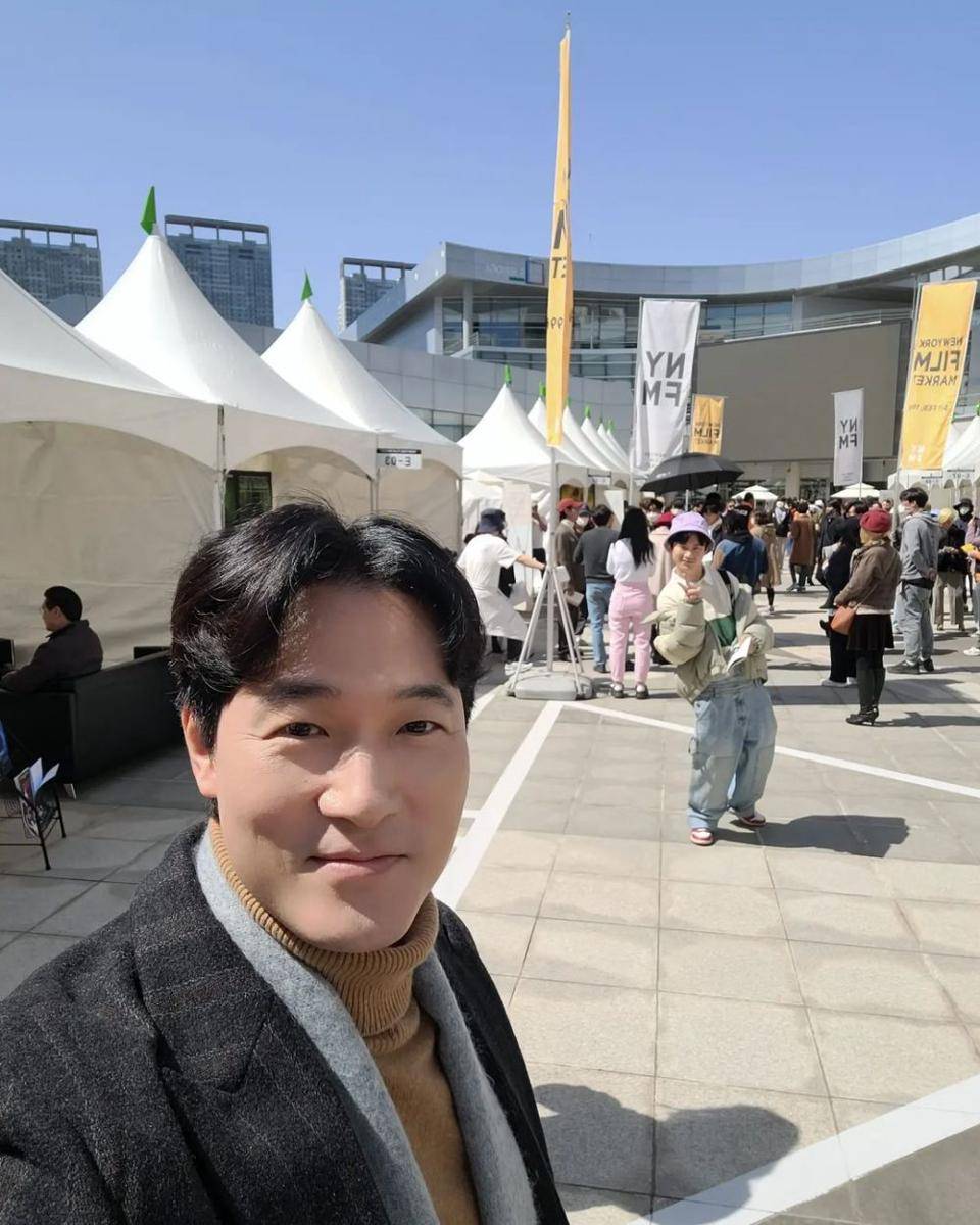 Kim Young Jae dan Kang Ki Doong di balik layar Reborn Rich (instagram.com/yjkim_1005)