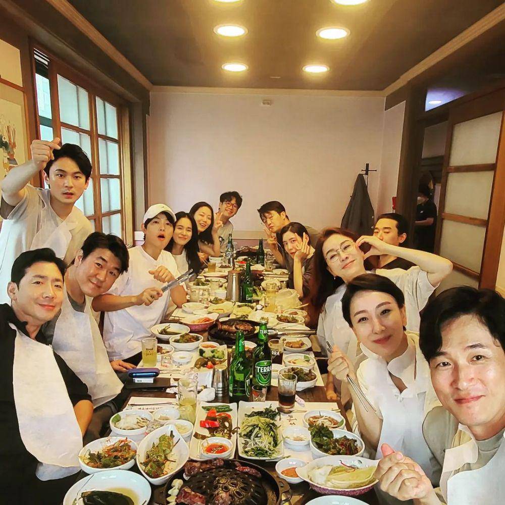 potret pemain Reborn Rich di luar syuting (instagram.com/kimdohyun_action)