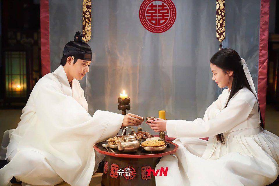 Pangeran Agung Seongnam dan Yoon Cheong Ha (instagram.com/tvn_drama)