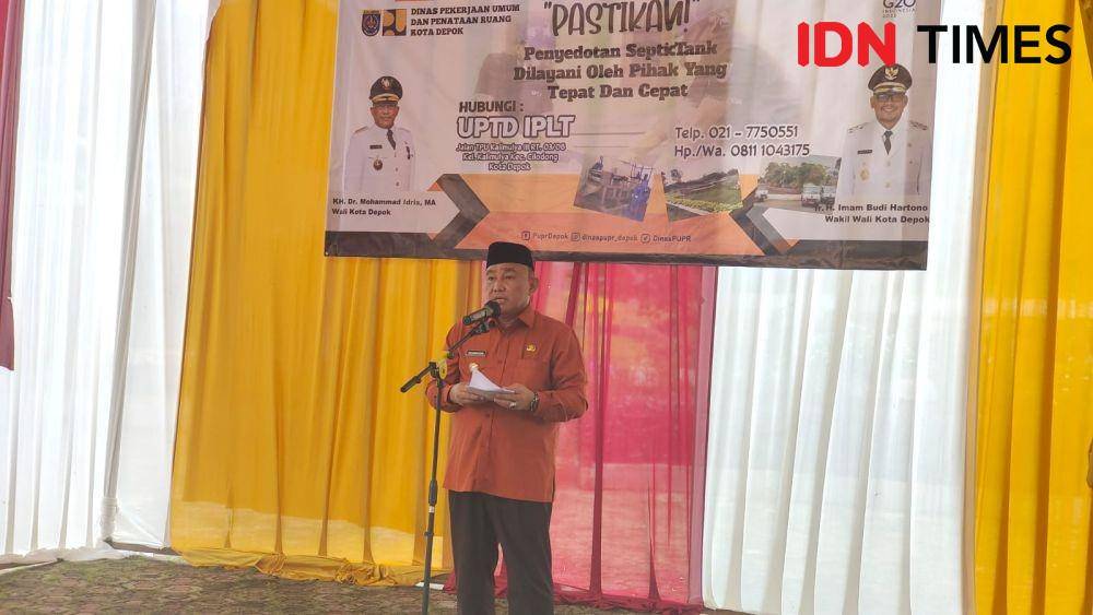 Wali Kota Depok, Mohammad Idris saat mengikuti kegiatan di IPLT Kota Depok. (IDNTimes/Dicky)