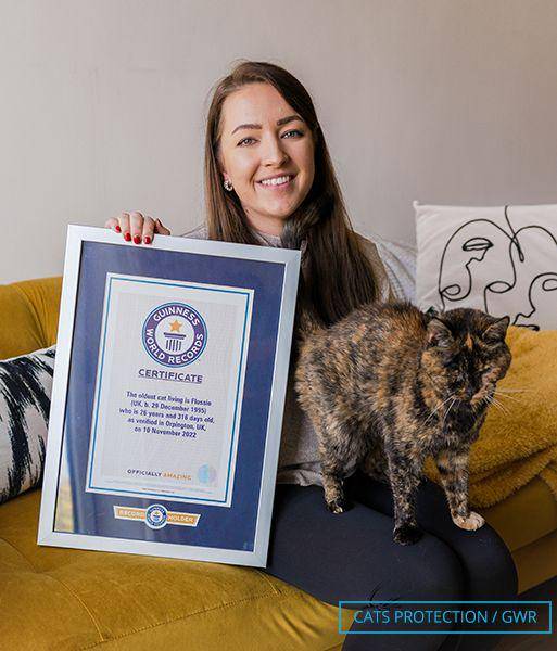 potret Flossie dan pemiliknya (guinnessworldrecords.com)