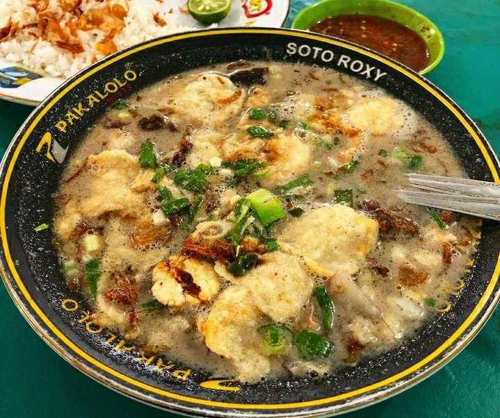 Soto Betawi Roxy Dawarsa (instagram.com/365harinyoto)