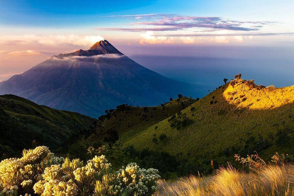 ilustrasi keindahan alam Indonesia (pixabay.com/Kanenori)