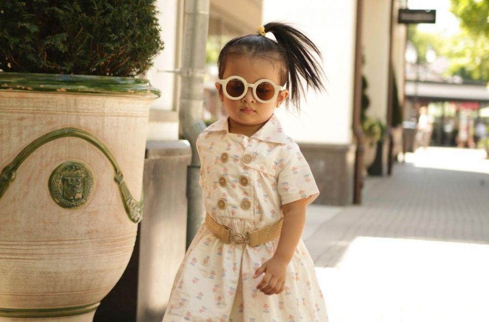 9 Potret Kece Seraphine Anak Kevin Liliana yang Modis Sejak Kecil