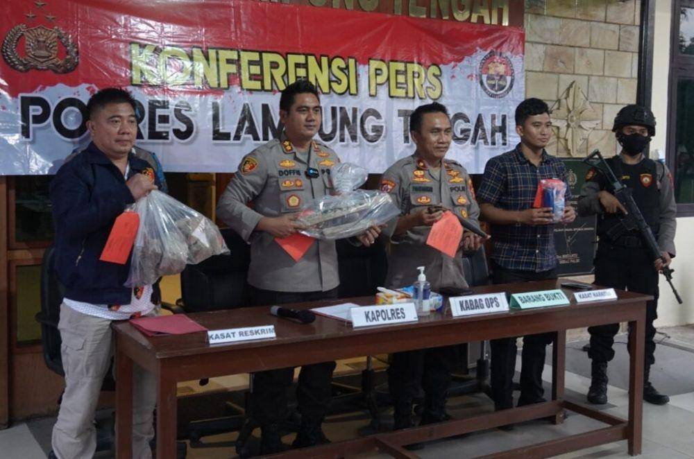 Polres Lampung Tengah meringkus empat terduga pelaku penghadangan dan penyerangan aparat, (Dok. Polres Lampung Tengah).