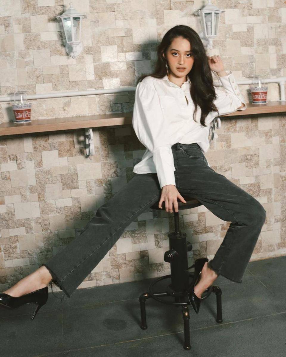 inspirasi OOTD ala beauty vlogger Nadya Aqilla (instagram.com/nadyaaqilla)